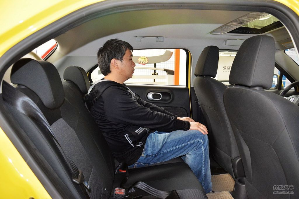 【 mg名爵3高清图片】_2014款 1.5l 自动精英版_空间展示_搜狐汽车网