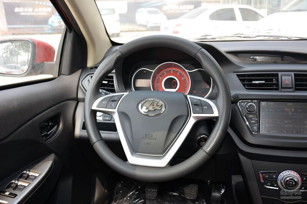 激情红宝石蓝钻石白双色内饰力帆x504s店报价:暂