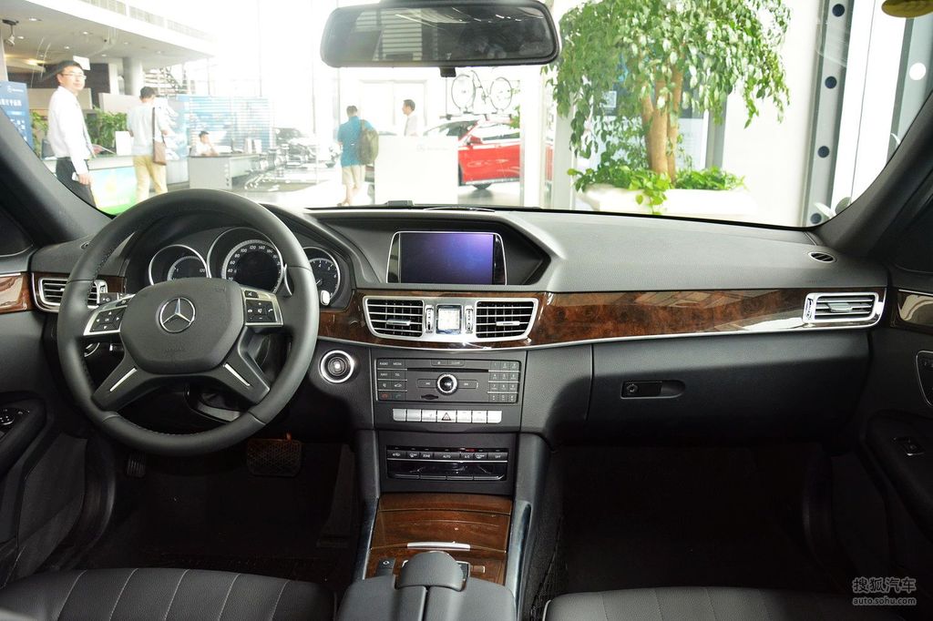 2015款奔驰e200l改款