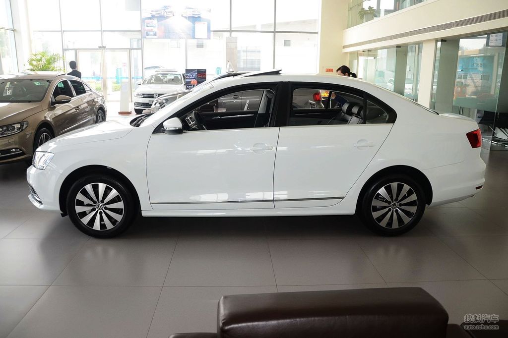2015款大众速腾230tsi手动豪华型到店实拍