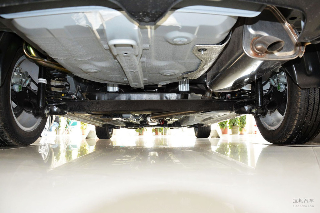 【 长安悦翔v7高清图片】_底盘发动机_搜狐汽车网