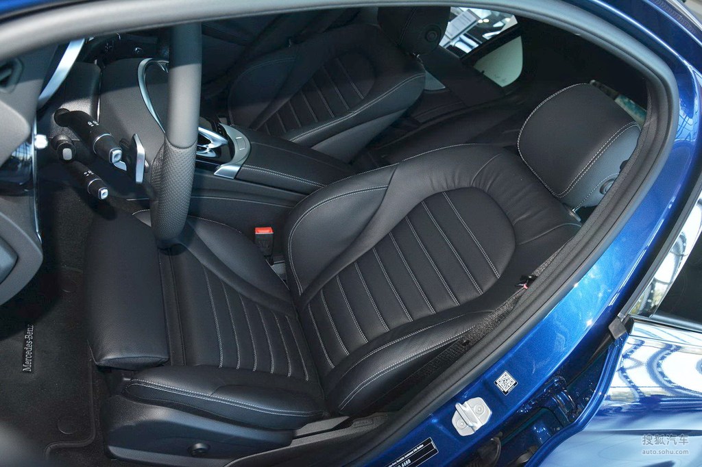 2015款奔驰c300运动型前排座椅提示支持键盘翻页左右