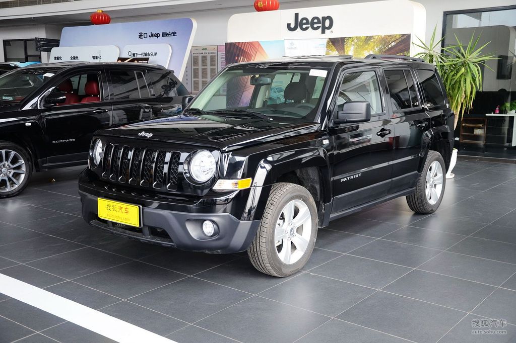 【 jeep自由客高清图片】_醇黑标准漆_外观_搜狐汽车网