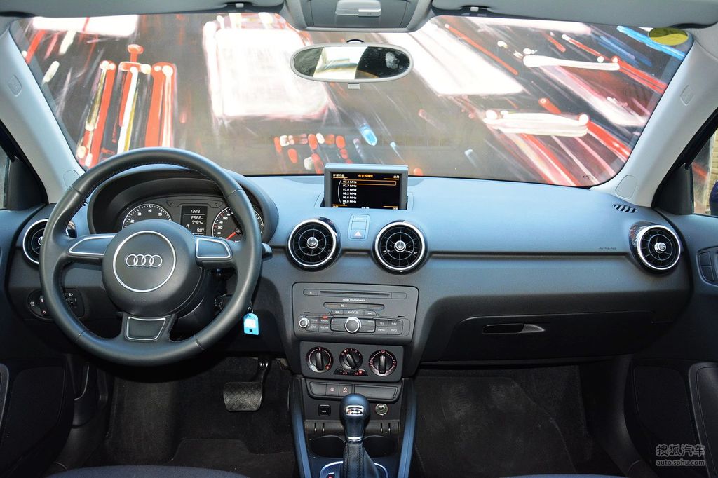 【 奥迪a1 sportback高清图片】_2014款 30 tfsi 豪华型_黑色_内饰