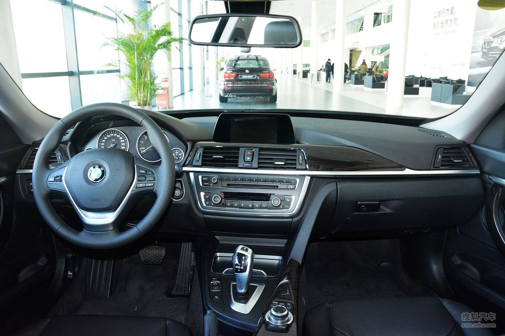 2016款宝马3系gt320i设计套装型