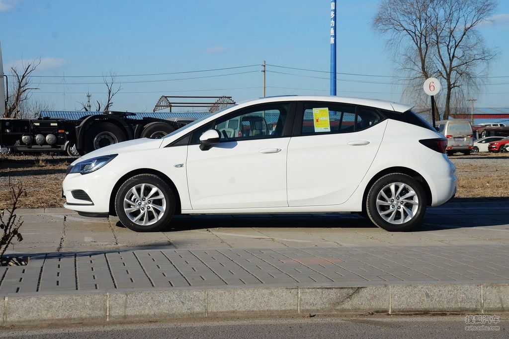 别克威朗两厢(别克威朗两厢15s自动领先型)