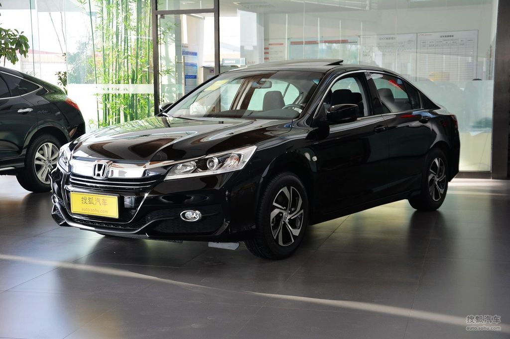 【 本田雅阁高清图片】_2016款 2.