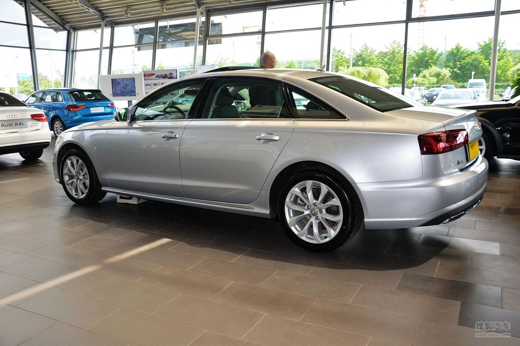 【 奥迪a6l高清图片】_2016款 45 tfsi quattro 运动型_水晶银_外观