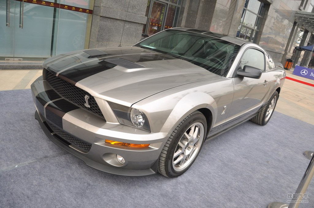 2007款福特野马shelby gt500