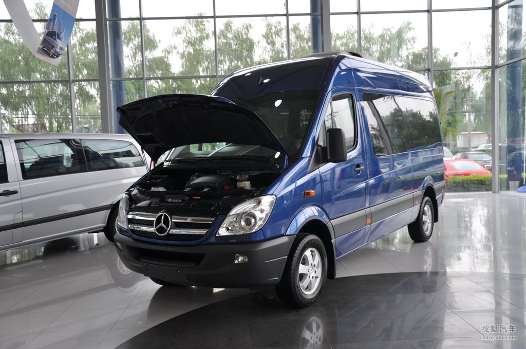 【 奔驰凌特高清图片】_2010款 3.