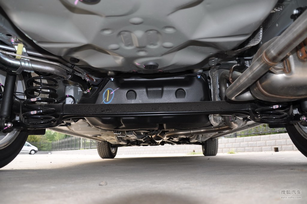 2010款丰田新威驰16lgli手动型到店实拍