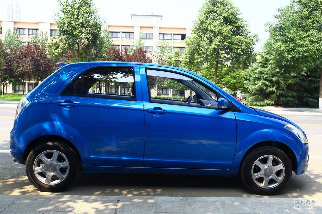 2010款天津一汽威志v2 1.3l手动豪华型试驾