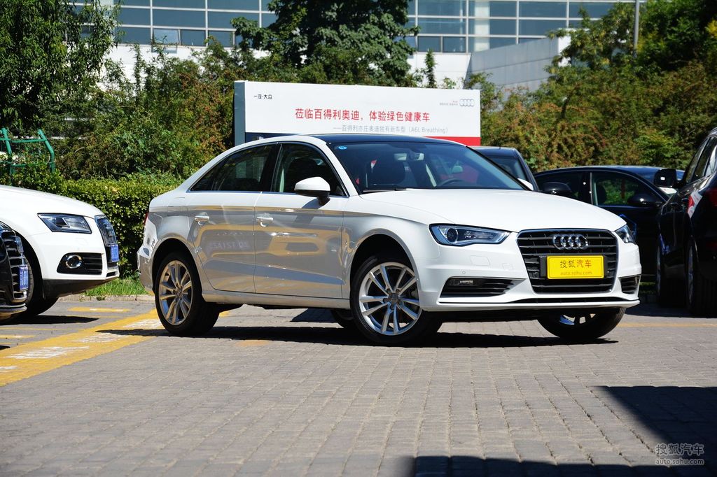 2016款奥迪a3 limousine 40tfsi自动风尚型