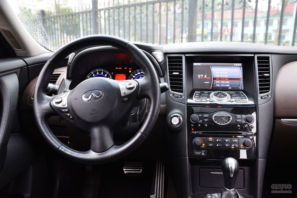 【 英菲尼迪qx70高清图片】_2010款 fx35 超越版_棕色真皮内饰_内饰