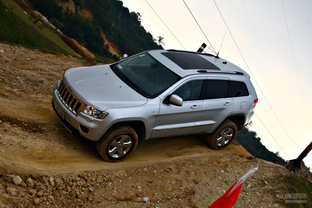 【 jeep大切诺基高清图片】_评测_搜狐汽车网