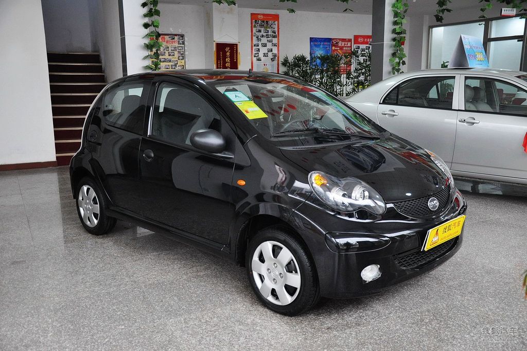 【 比亚迪f0高清图片】_德兰黑_外观_搜狐汽车网