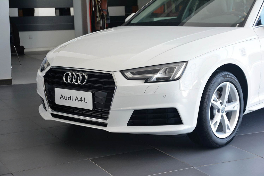 2017款一汽奥迪 a4l 40tfsi 时尚型