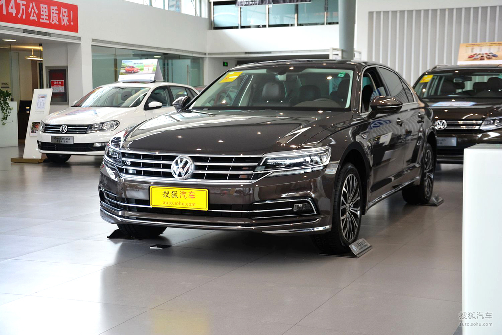 【 大众辉昂高清图片】_2016款 480 v6 四驱至尊版_天鹅绒棕_外观