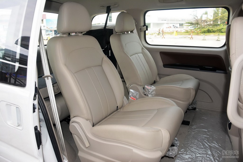 【 东风风行菱智高清图片】_双色内饰_内饰_搜狐汽车网