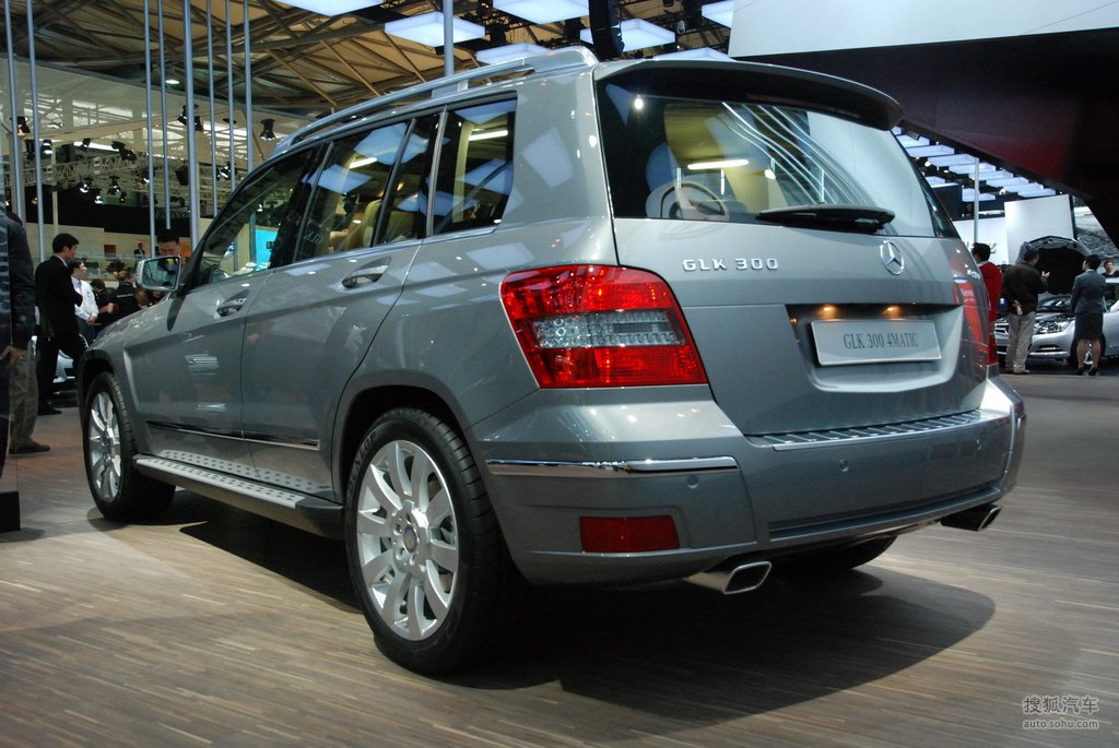 奔驰glk300 上海车展实拍     提示:支持键盘翻页 &larr;左 右&rarr