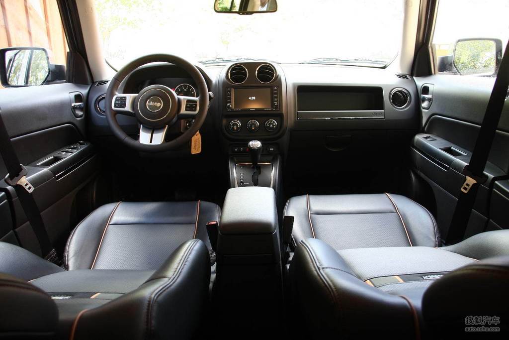 【 jeep自由客高清图片】_深色内饰_内饰_搜狐汽车网
