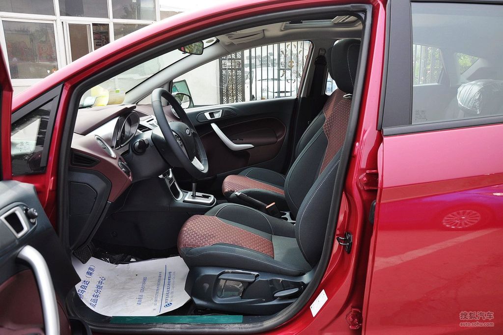 【 福特嘉年华两厢高清图片】_运动深色内饰_内饰_搜狐汽车网