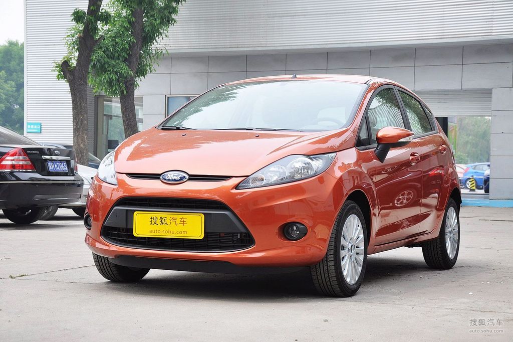 搜狐汽车>图库>福特>长安福特>嘉年华两厢> 1.