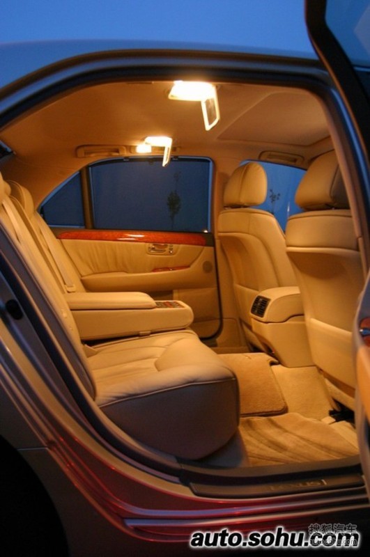 【 雷克萨斯ls高清图片】_内饰_搜狐汽车网