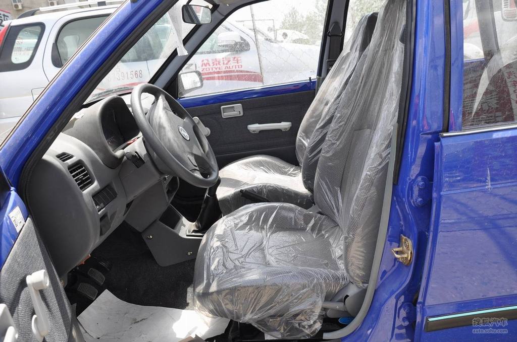2010款众泰江南tt08l手动标准型到店实拍