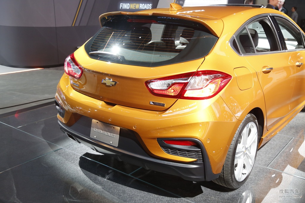 雪佛兰科鲁兹两厢