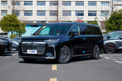 岚图汽车岚图梦想家 PHEV