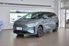 小鹏汽车X9 增程版