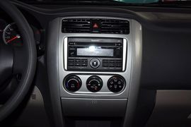   2011款昌河铃木利亚纳a+ 1.4L手动豪华I型