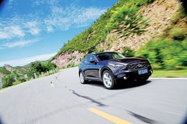   为公路而生 英菲尼迪FX35奥迪Q7对比评测