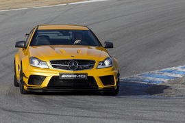   2012款奔驰C63 AMG black series试驾