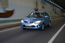   2012款长安悦翔V3试驾