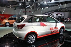   北京汽车E150 2012成都车展实拍