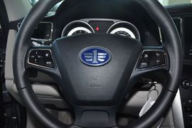   2012款奔腾B90 2.0L手动豪华型到店实拍