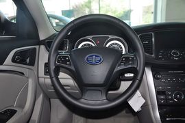   2012款奔腾B90 2.0L手动豪华型到店实拍