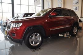  2013款JEEP大切诺基3.6L舒享导航版到店实拍