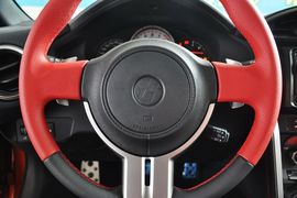   2013款丰田86 2.0L自动豪华版