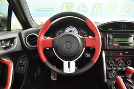   2013款丰田86 2.0L自动豪华版