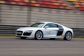   2013款奥迪R8 5.2L V10赛道试驾实拍