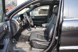   2014款Jeep大切诺基3.0L手自一体舒享导航版
