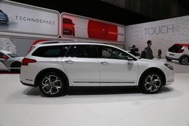   雪铁龙C5 Cross Tourer日内瓦车展实拍