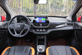   2017款宝骏310 1.5L 自动豪华型