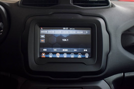   2018款Jeep自由侠 互联大屏版 180T 自动高能版