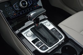   2018款 红旗 H5 30TD 智联御动版