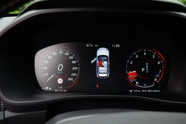   2019款沃尔沃XC40 T4四驱 子夜亚马逊蓝
