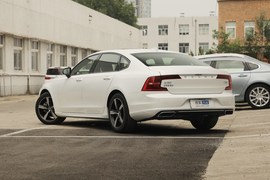 2020款沃尔沃S90 T5 智逸运动版
